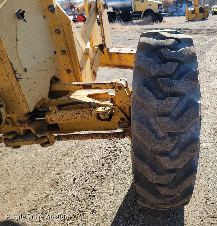 image for item KU9049 1996 John Deere 770BH  motor grader