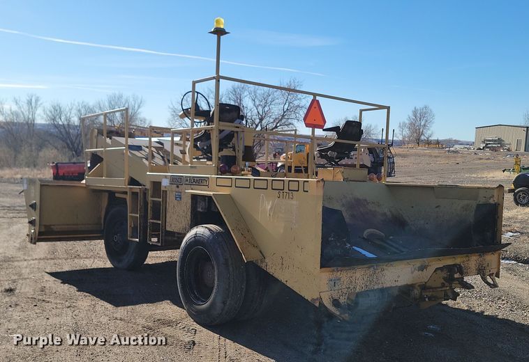 image for item KU9050 2000 Rosco SPRHH  chip spreader