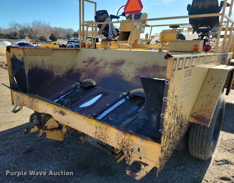 image for item KU9050 2000 Rosco SPRHH  chip spreader