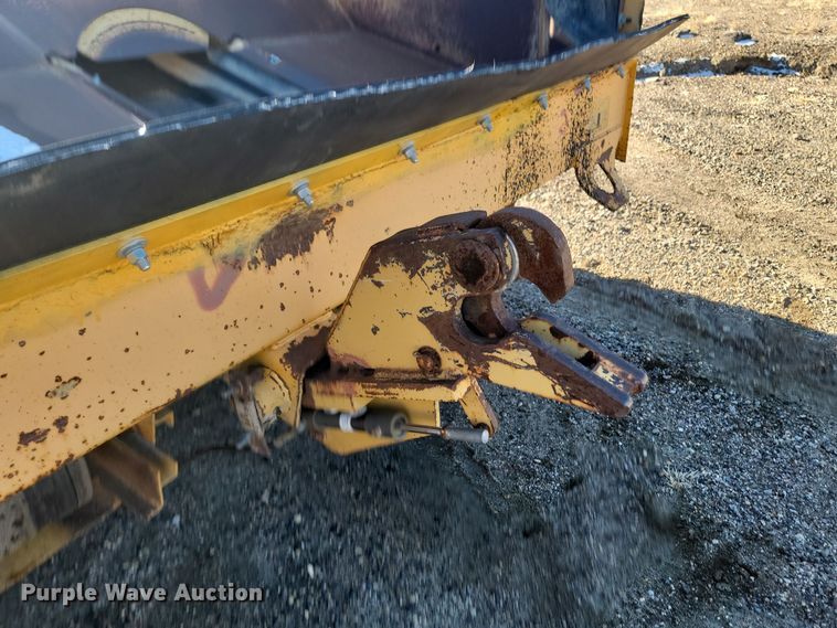 image for item KU9050 2000 Rosco SPRHH  chip spreader