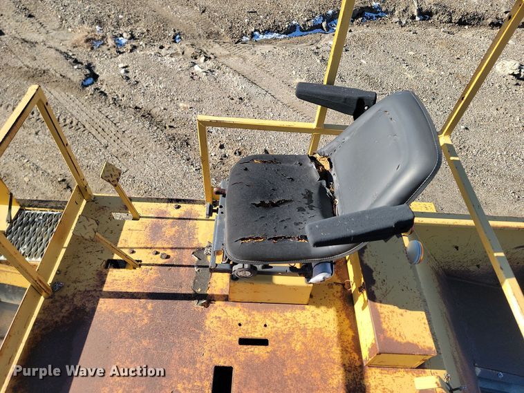 image for item KU9050 2000 Rosco SPRHH  chip spreader