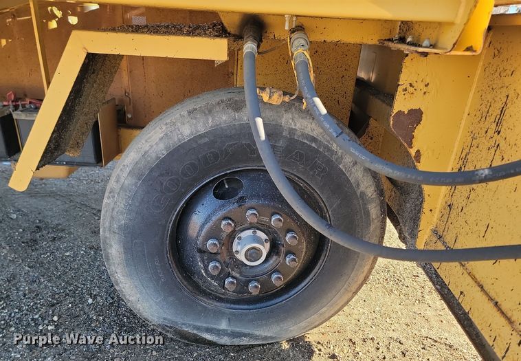 image for item KU9050 2000 Rosco SPRHH  chip spreader