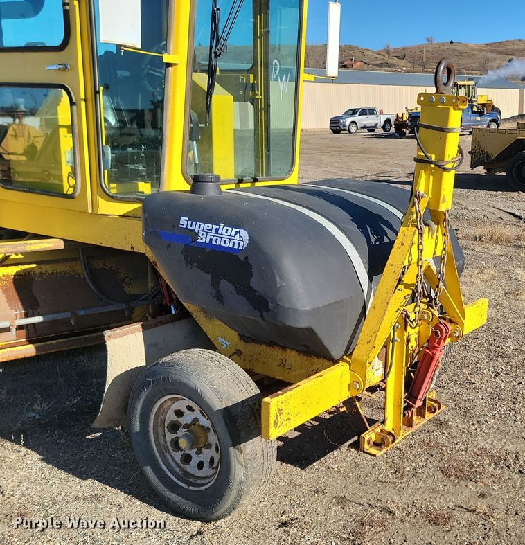 image for item KU9051 Superior Broom DT80CT  broom