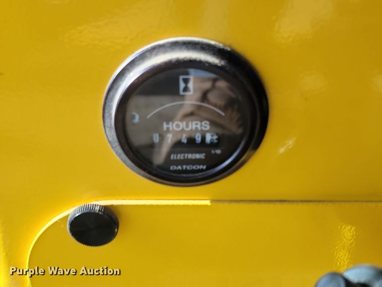 image for item KU9051 Superior Broom DT80CT  broom