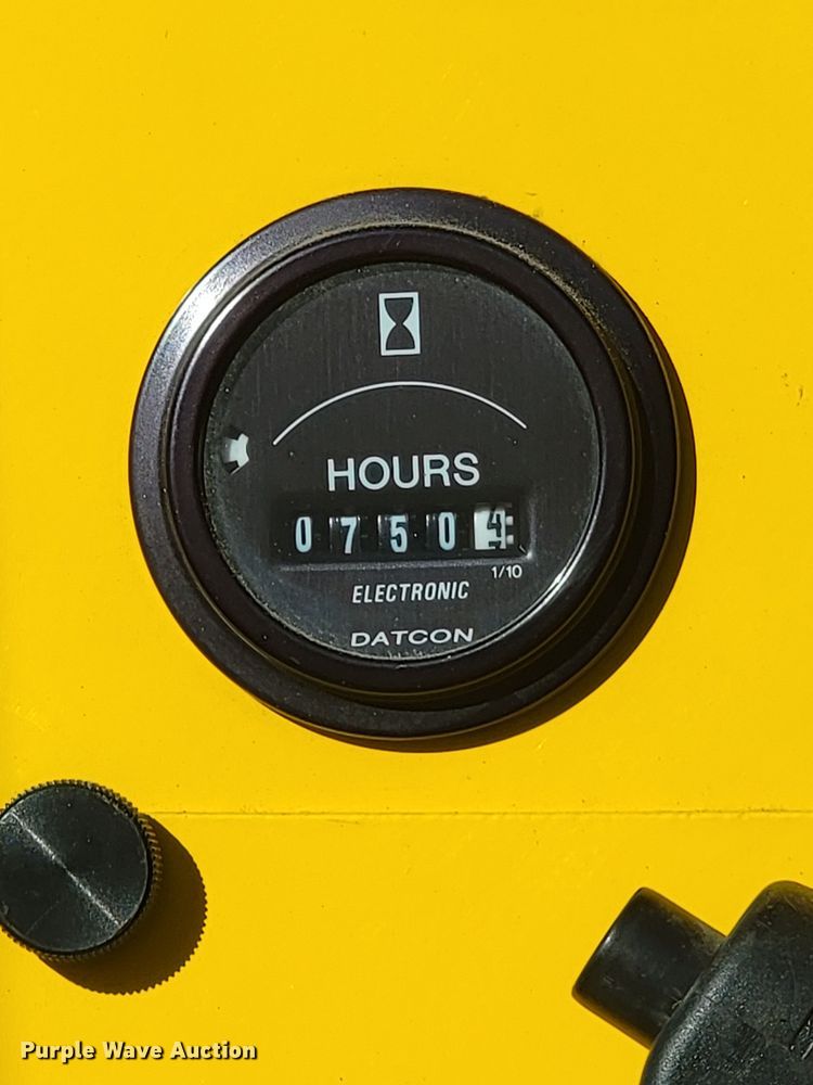 image for item KU9051 Superior Broom DT80CT  broom