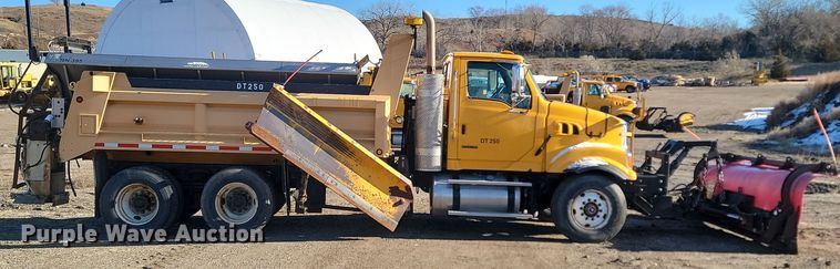 image for item KU9053 2009 Sterling LT9500  dump truck