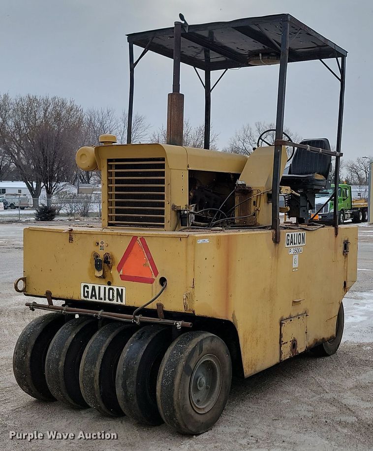 image for item KU9069 Galion P3500A  pneumatic roller