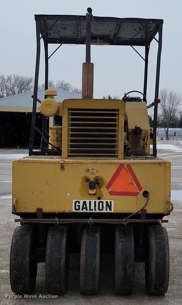 image for item KU9069 Galion P3500A  pneumatic roller