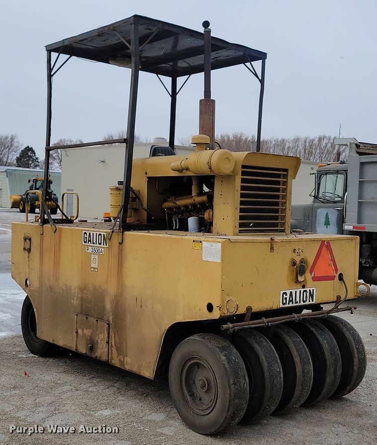 image for item KU9069 Galion P3500A  pneumatic roller