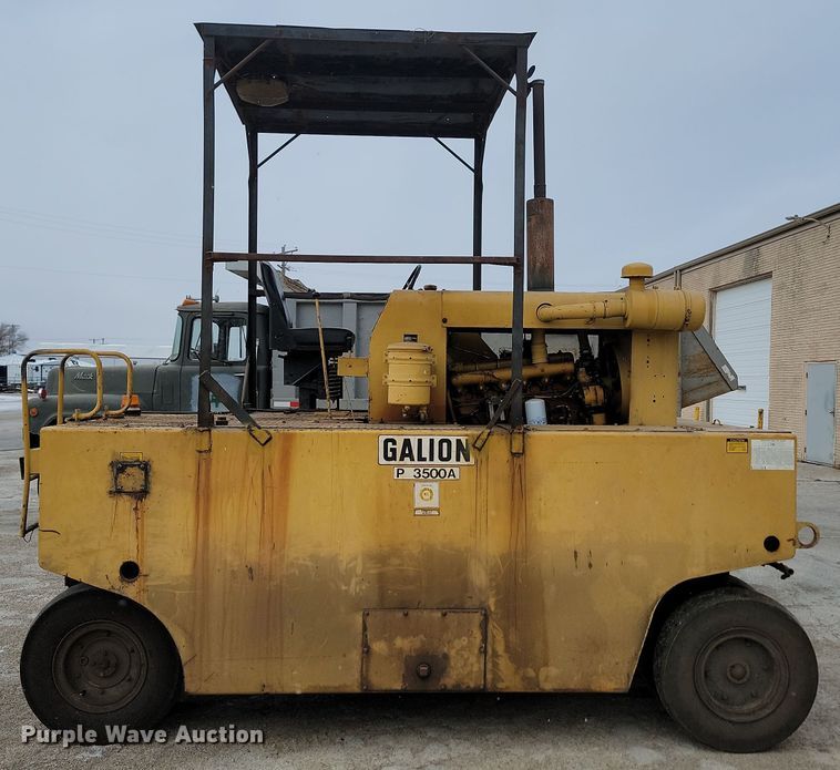 image for item KU9069 Galion P3500A  pneumatic roller