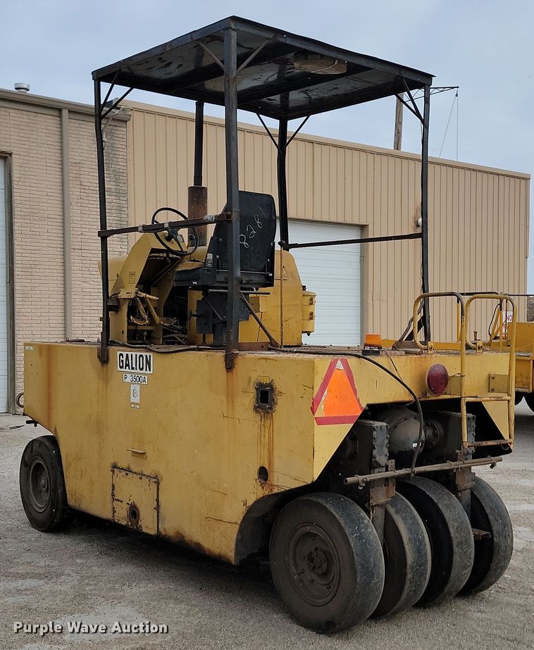 image for item KU9069 Galion P3500A  pneumatic roller