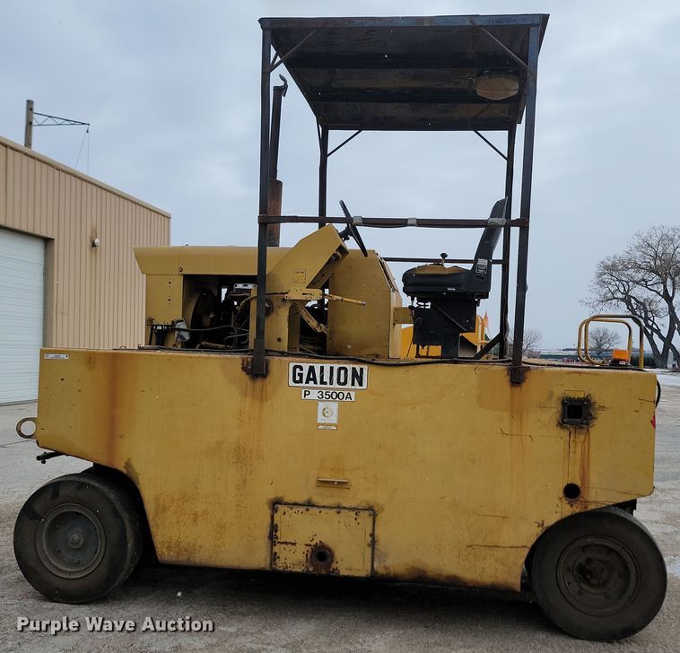 image for item KU9069 Galion P3500A  pneumatic roller