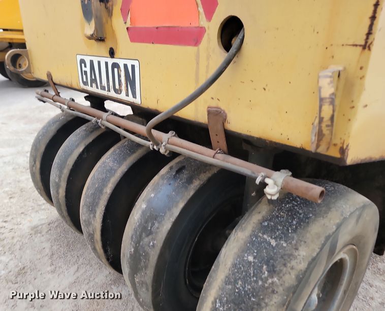 image for item KU9069 Galion P3500A  pneumatic roller