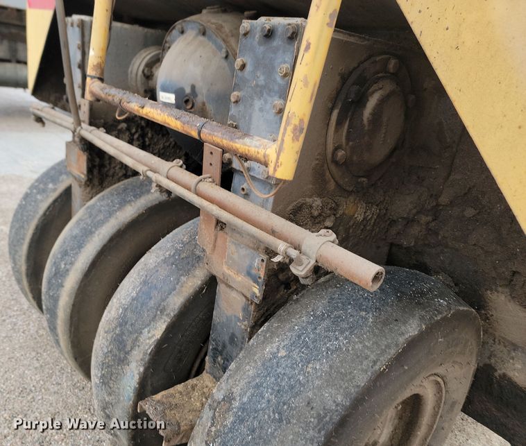 image for item KU9069 Galion P3500A  pneumatic roller