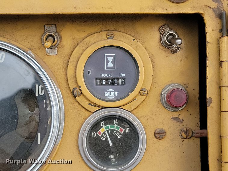 image for item KU9069 Galion P3500A  pneumatic roller