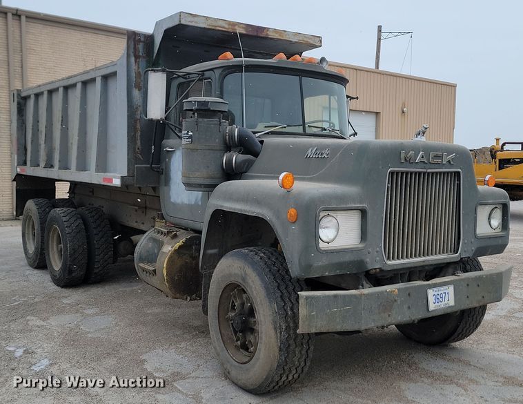 image for item KU9070 1981 Mack RD688S  dump truck