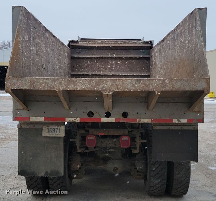 image for item KU9070 1981 Mack RD688S  dump truck