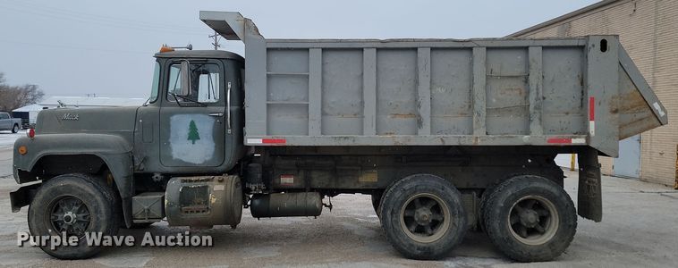 image for item KU9070 1981 Mack RD688S  dump truck