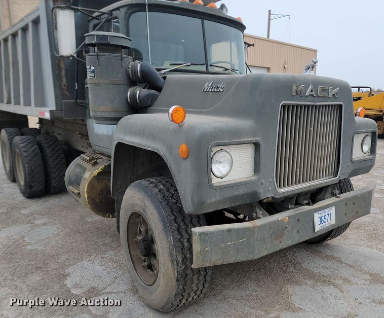image for item KU9070 1981 Mack RD688S  dump truck