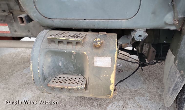 image for item KU9070 1981 Mack RD688S  dump truck