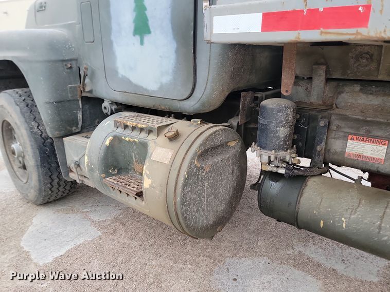 image for item KU9070 1981 Mack RD688S  dump truck