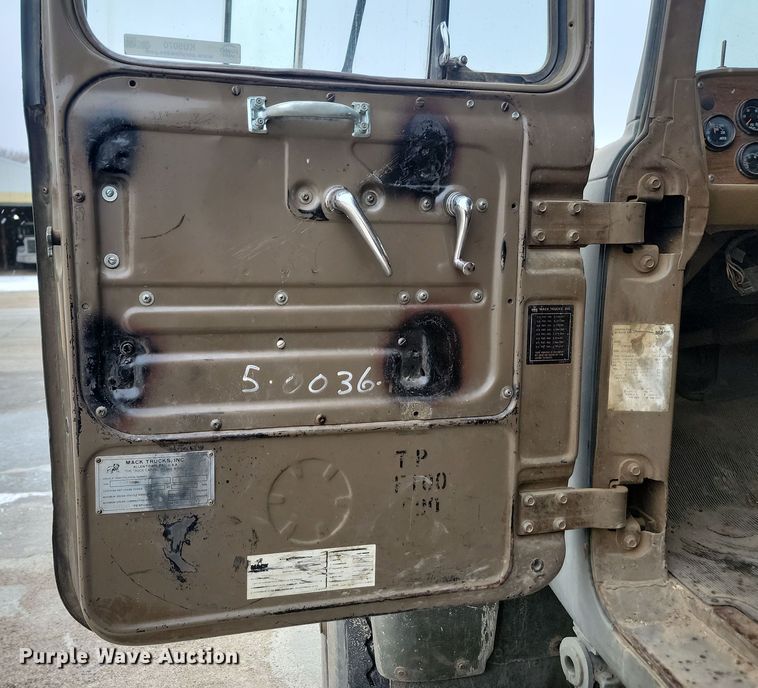 image for item KU9070 1981 Mack RD688S  dump truck