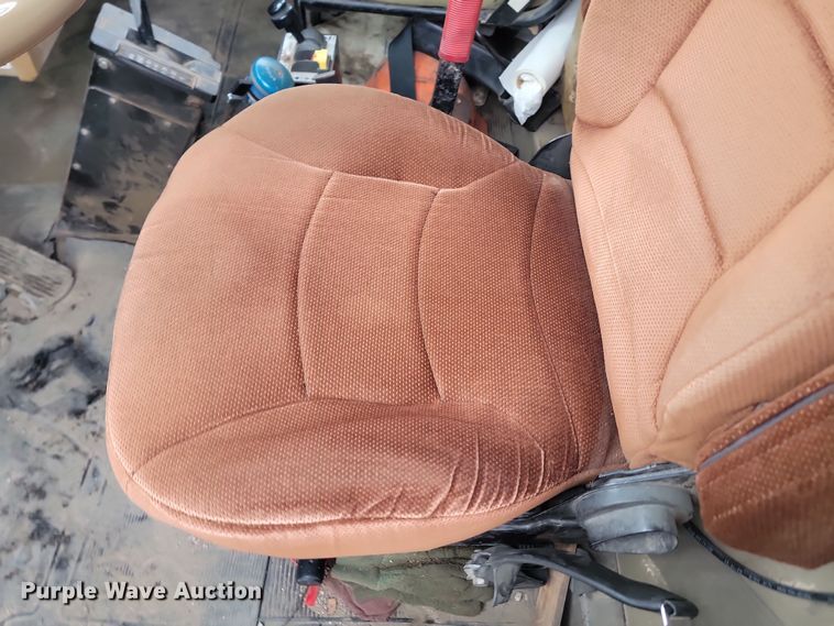 image for item KU9070 1981 Mack RD688S  dump truck