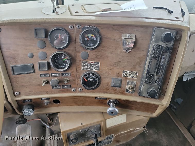 image for item KU9070 1981 Mack RD688S  dump truck