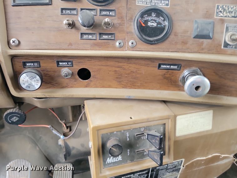 image for item KU9070 1981 Mack RD688S  dump truck