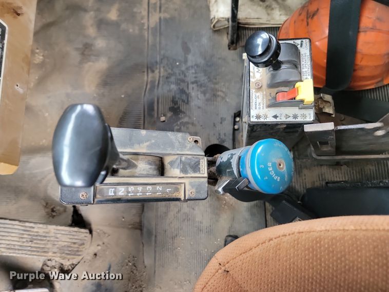 image for item KU9070 1981 Mack RD688S  dump truck