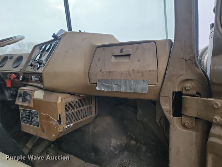 image for item KU9070 1981 Mack RD688S  dump truck