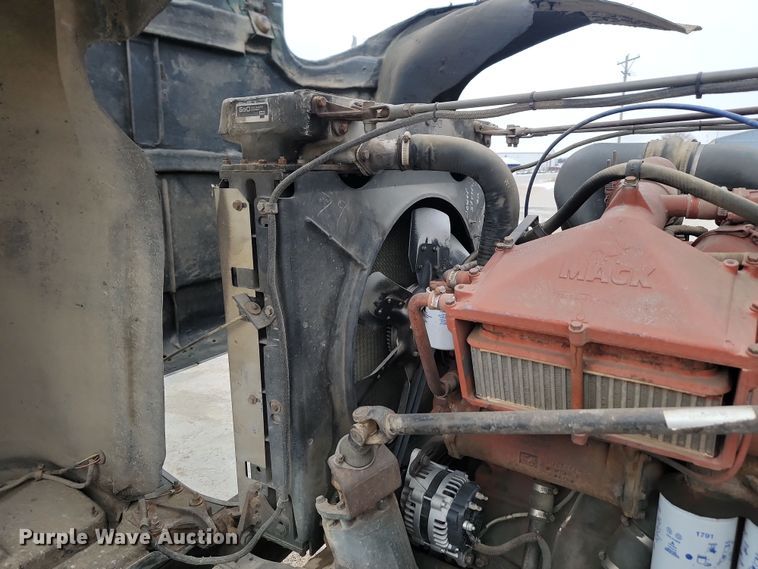 image for item KU9070 1981 Mack RD688S  dump truck