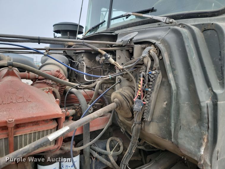 image for item KU9070 1981 Mack RD688S  dump truck