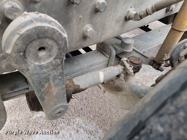 image for item KU9070 1981 Mack RD688S  dump truck