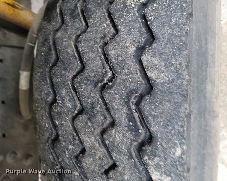 image for item KU9070 1981 Mack RD688S  dump truck