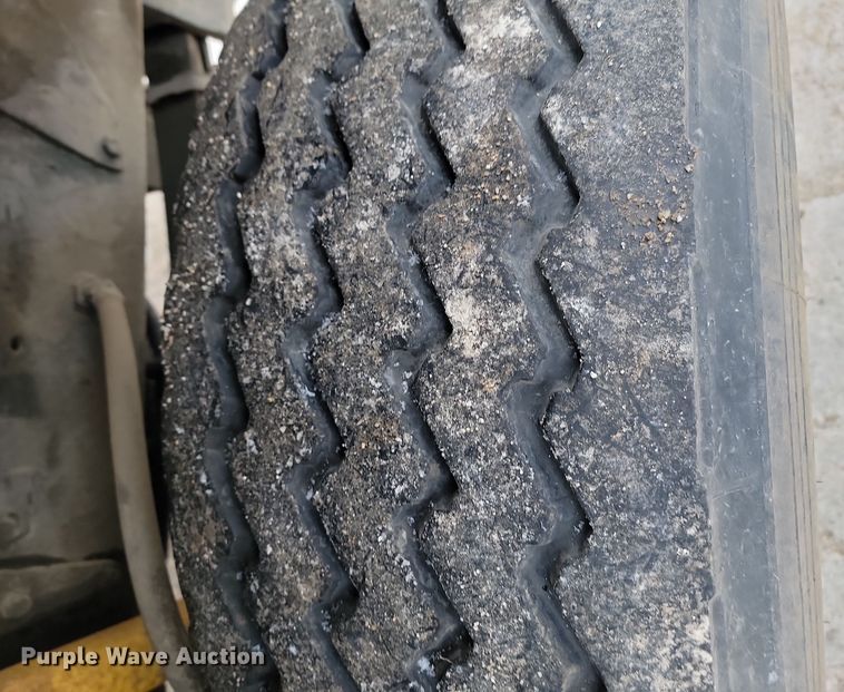 image for item KU9070 1981 Mack RD688S  dump truck