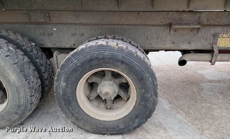 image for item KU9070 1981 Mack RD688S  dump truck