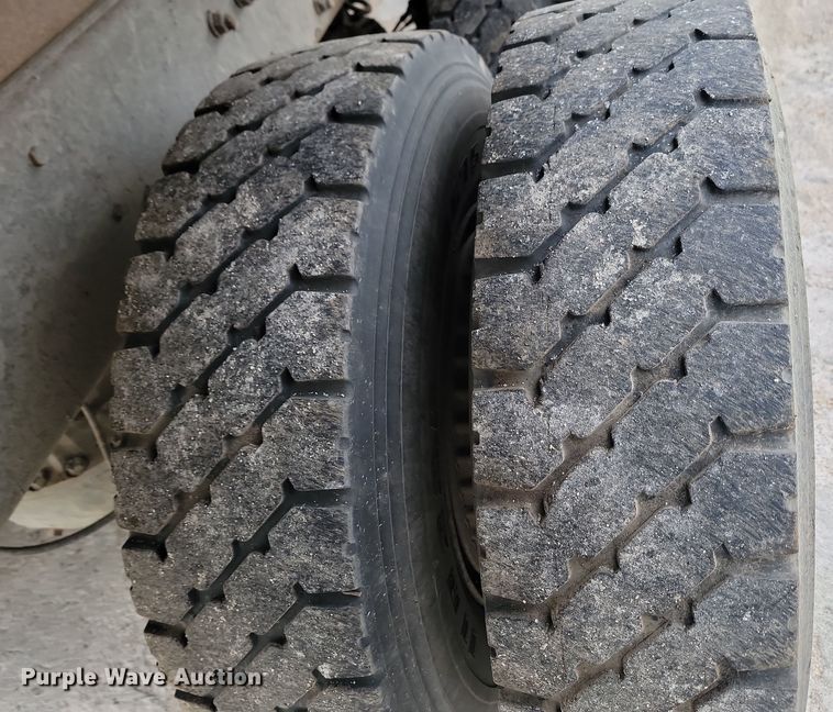 image for item KU9070 1981 Mack RD688S  dump truck