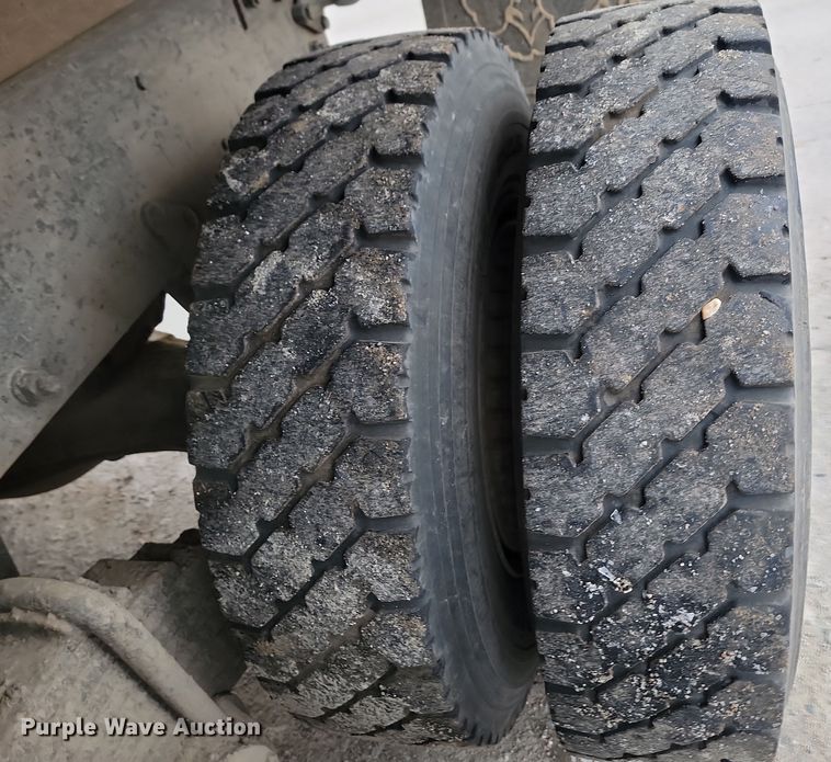 image for item KU9070 1981 Mack RD688S  dump truck