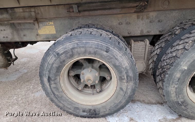 image for item KU9070 1981 Mack RD688S  dump truck