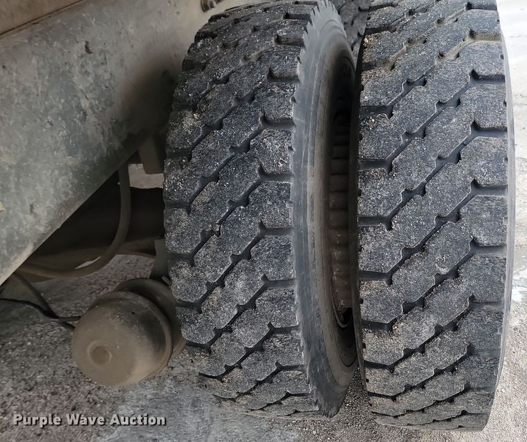 image for item KU9070 1981 Mack RD688S  dump truck