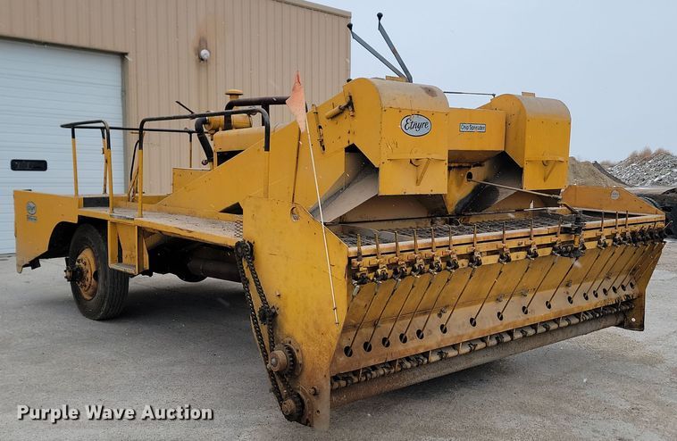 image for item KU9071 Etnyre  chip spreader