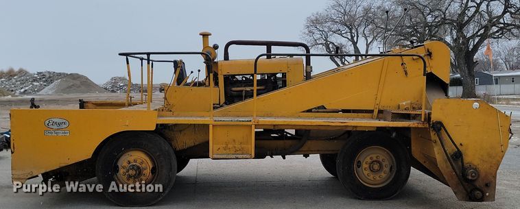 image for item KU9071 Etnyre  chip spreader