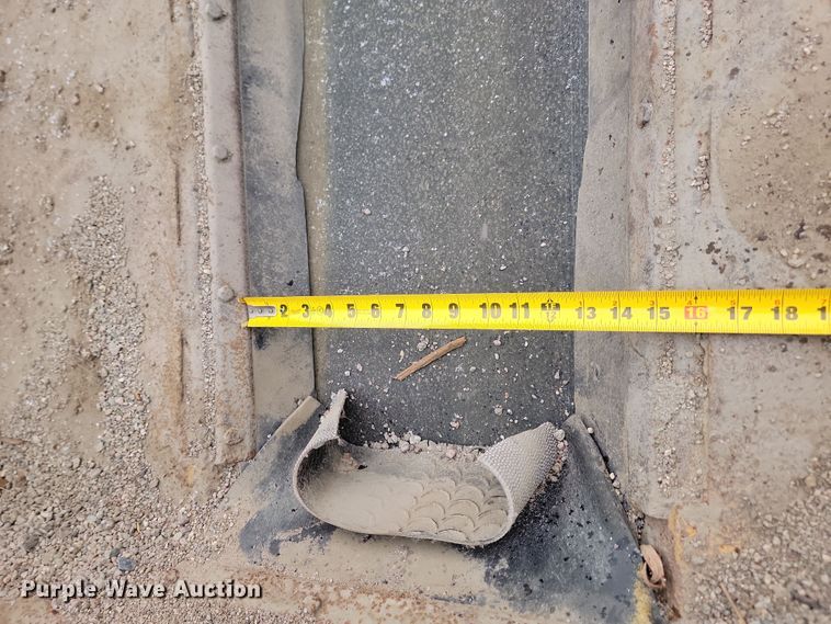 image for item KU9071 Etnyre  chip spreader