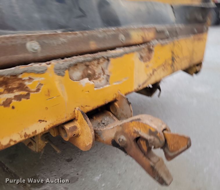 image for item KU9071 Etnyre  chip spreader