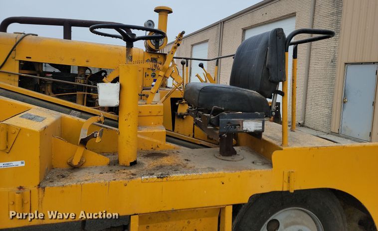 image for item KU9071 Etnyre  chip spreader