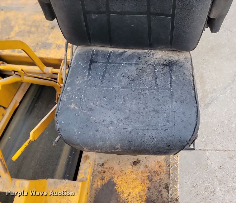 image for item KU9071 Etnyre  chip spreader