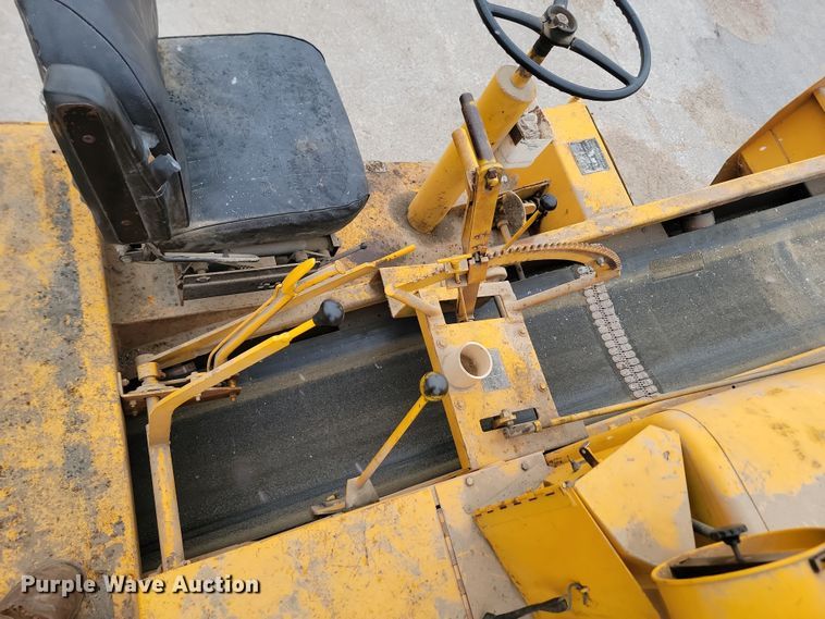 image for item KU9071 Etnyre  chip spreader