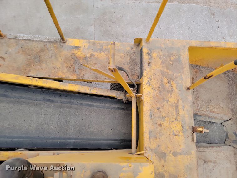 image for item KU9071 Etnyre  chip spreader