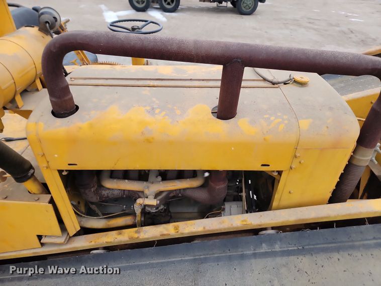 image for item KU9071 Etnyre  chip spreader